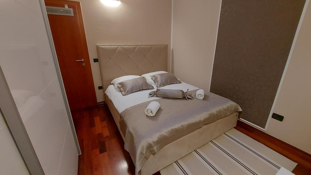 Luxury Penthouse Roberta Apartamento Primošten Exterior foto